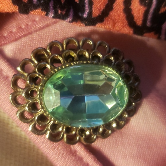Vintage Brooch with green stone - Picture 3 of 4